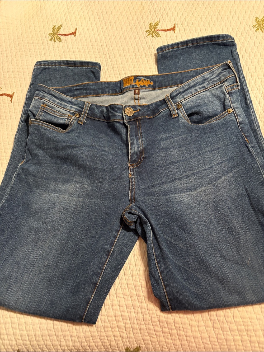 Kut from the Kloth Women’s Jeans in Medium Blue Wash